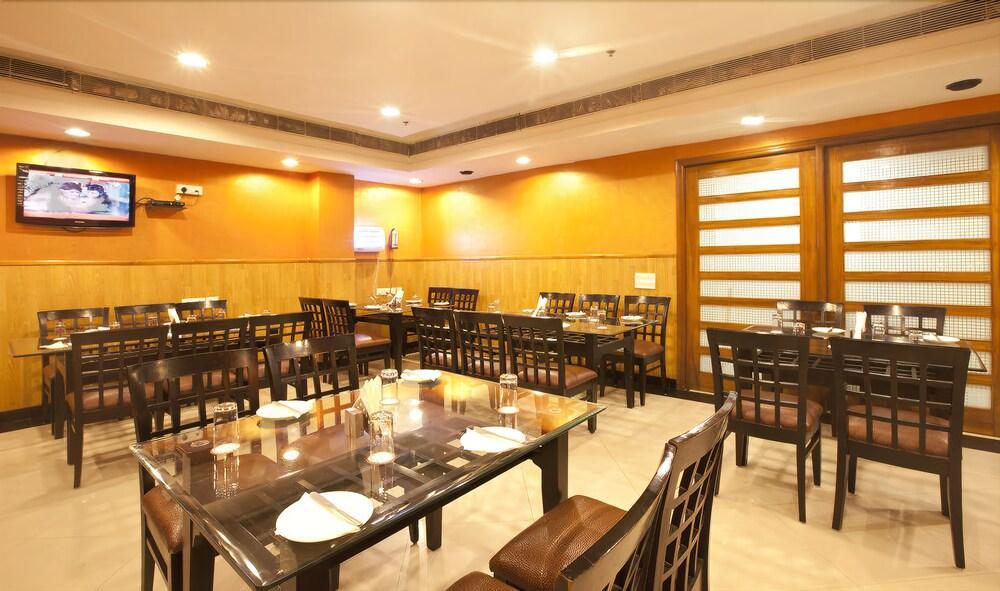 Chirag Residency Hotel New Delhi Exterior photo