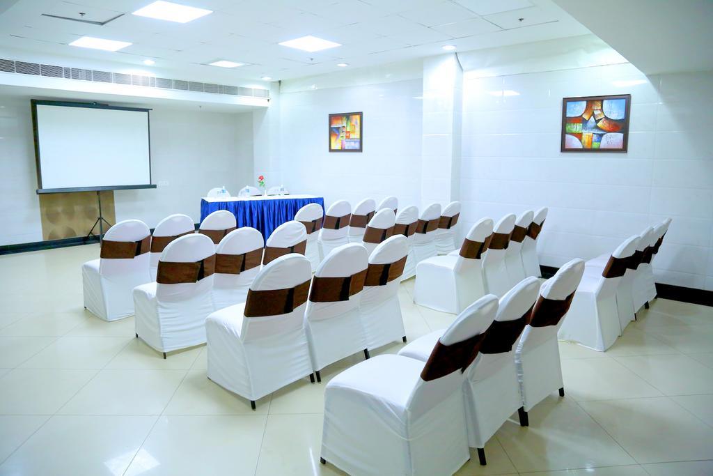 Chirag Residency Hotel New Delhi Exterior photo