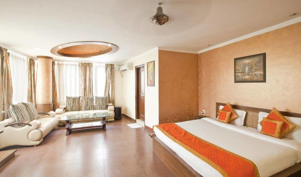 Chirag Residency Hotel New Delhi Exterior photo