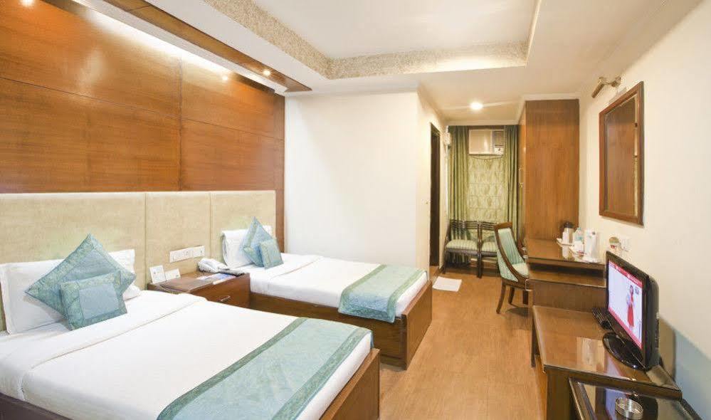 Chirag Residency Hotel New Delhi Exterior photo