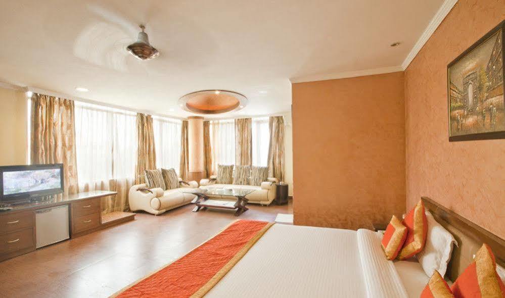 Chirag Residency Hotel New Delhi Exterior photo